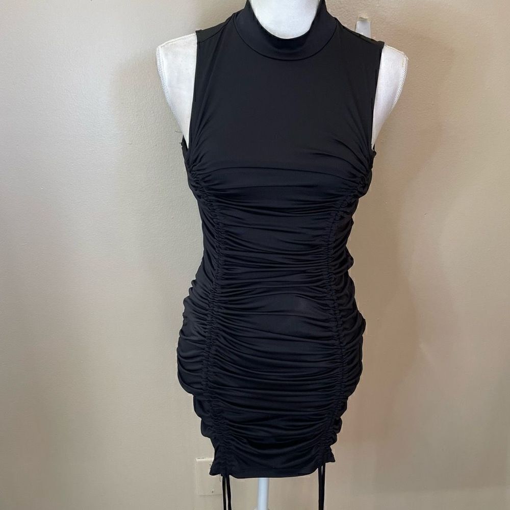 Heart N Hips| Small| Rouched| Bodycon| Mini| Has lots of stretch - Picture 9 of 14